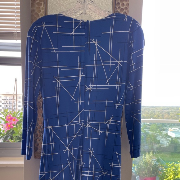 NYD faux wrap dress lined w shaper size 4 - Picture 4 of 4